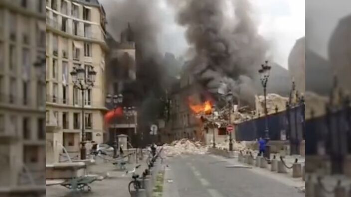 Explosion de gaz en plein centre de Paris, un immeuble s'effondre en partie