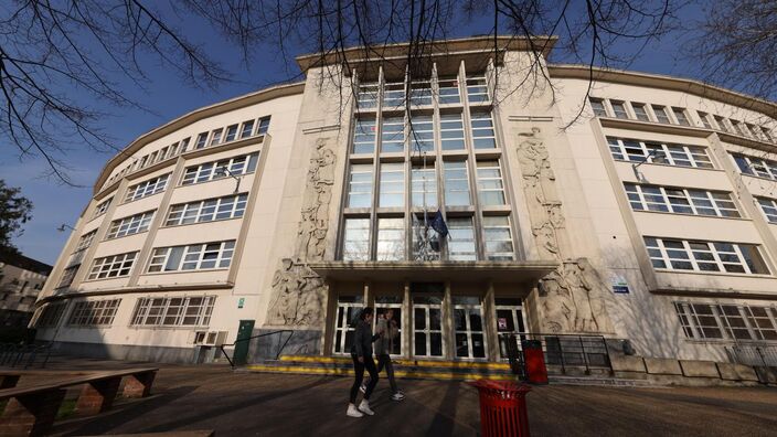 Arras : attaque au couteau dans un lycée, un enseignant tué et plusieurs blessés