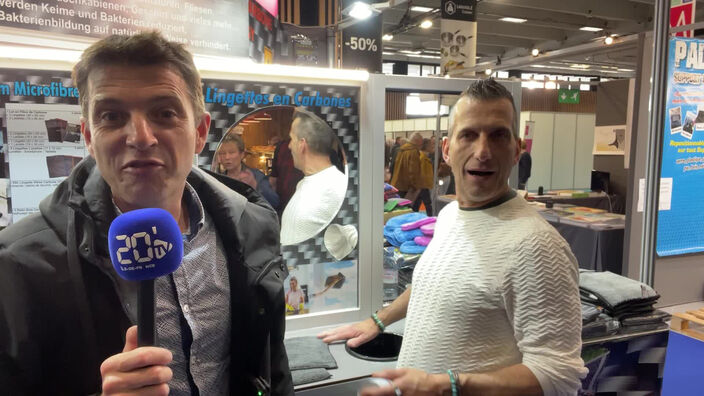 Les bonimenteurs à la foire de Paris, le torchon magique en fibre de carbonne