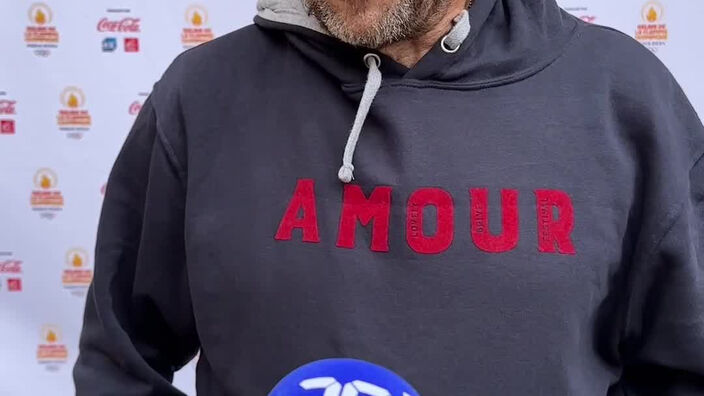 Patrick Bruel était dans les Yvelines ce mardi pour accueillir la flamme olympique 