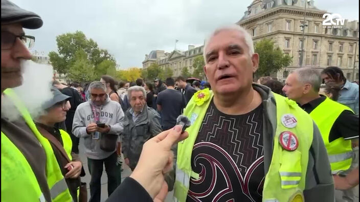 "Le départ de Bayrou n'est qu'une étape"